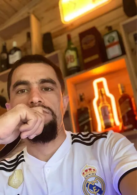 Azim из Анталии, мне 33, познакомлюсь без обязательств