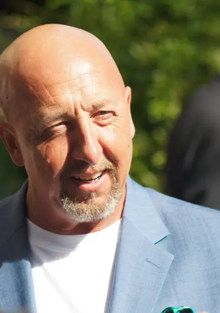 Ohjahuihmm из Эссного, ищу на сайте знакомства на одну ночь