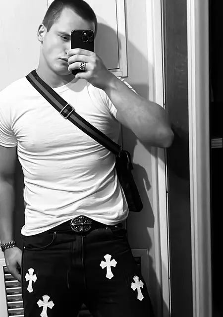 Михаил из Харькова, ищу на сайте знакомства на одну ночь