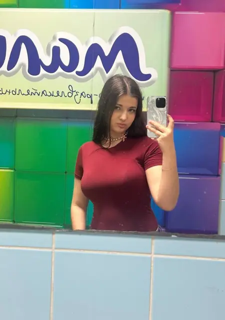 Я Виктория, 21, из Франкфурта-на-майне, ищу знакомство для приятного времяпровождения