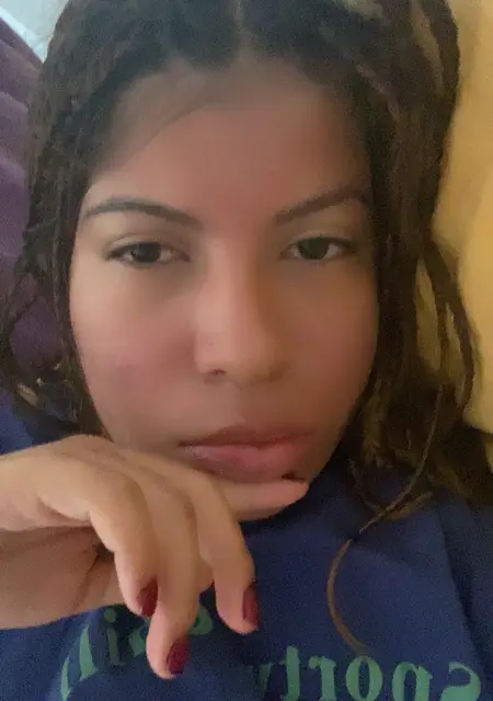 Soy Jenni, 20 años, conociéndome para relación sin ataduras en Granada