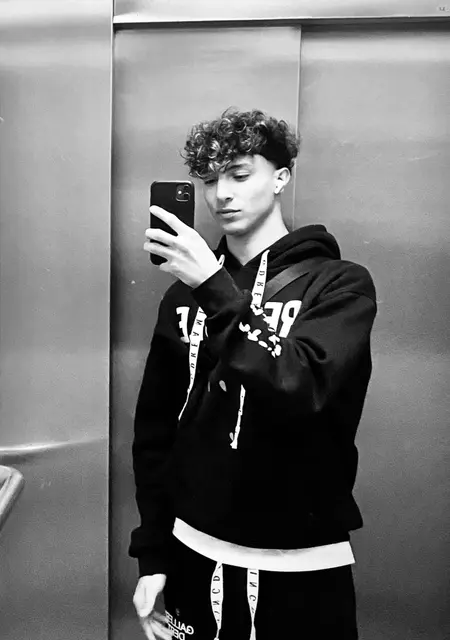 Sherif de Madrid, tengo 19 años, listo para conocer para lío de una noche