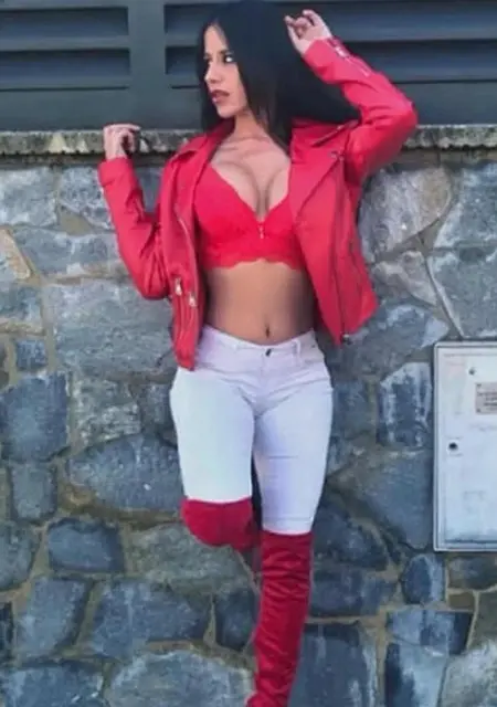 Я Lorenza, 30, из Льеж, ищу знакомства без обязательств