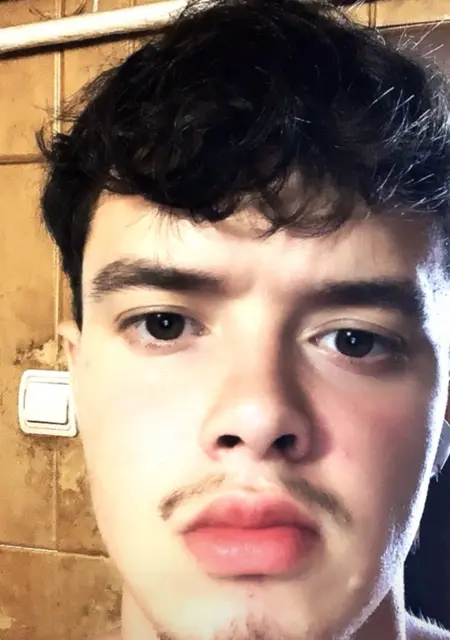 Богдан з Дніпра, мені 19 років, познайомлюсь на одну ніч