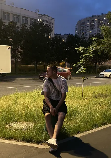 Я Руслан, 19, знакомлюсь на одну ночь в Стокгольме