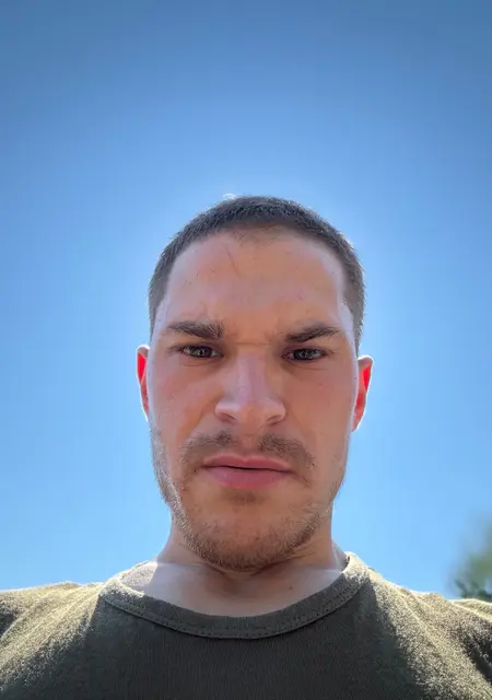 Дмитрий из Луганска, мне 26, познакомлюсь на одну ночь