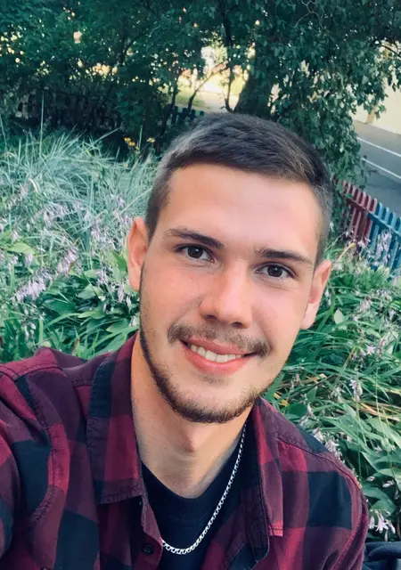 Я Віталій, 27 років, знайомлюсь для відкриті стосунки у Чернігові