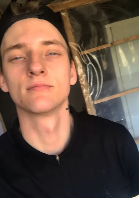 Максим из Актау, ищу на сайте знакомства на одну ночь