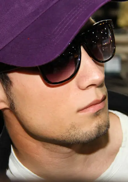 Evans из Душанбе, ищу на сайте знакомства на одну ночь