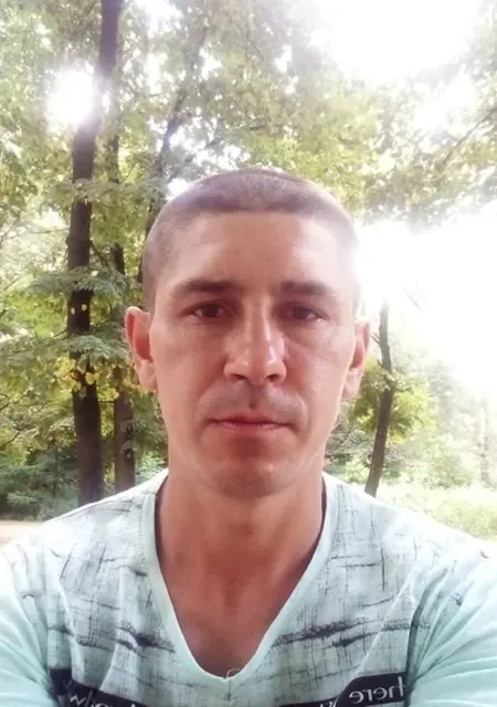 Коля из Умани, мне 25, познакомлюсь на одну ночь