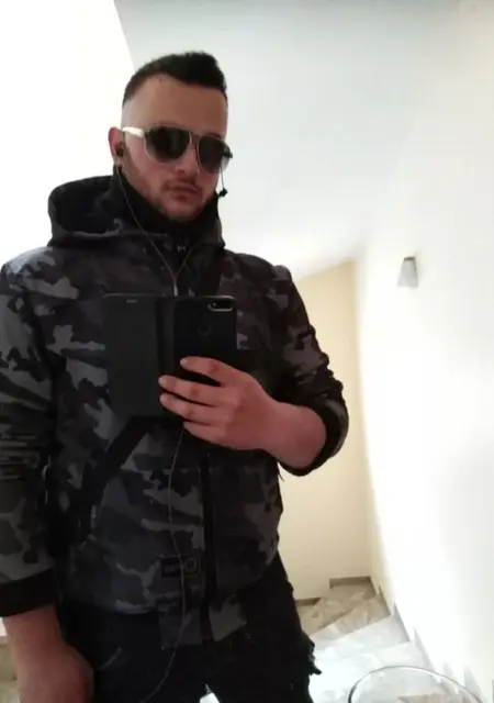 Я Tony, 42, знакомлюсь для приятного времяпровождения в Афинах