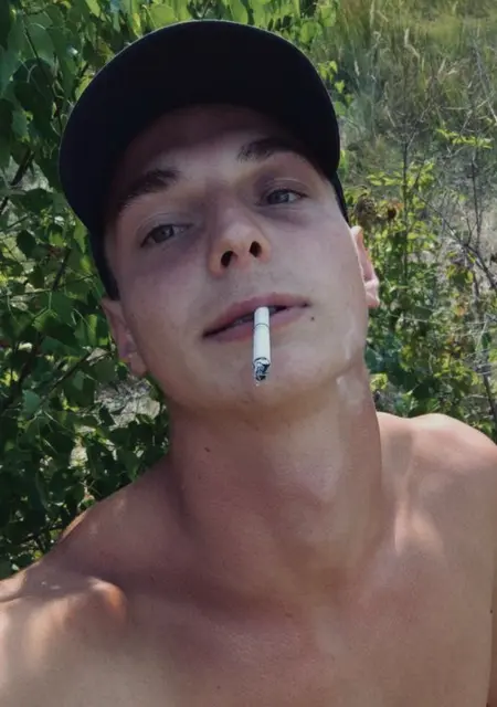 Андрій из Мукачева, мне 19, познакомлюсь на одну ночь