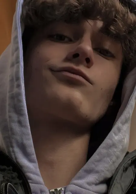 Philipp из Бенсхайм, мне 21, познакомлюсь для приятного времяпровождения