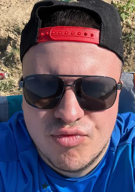 Я Александр, 30, знакомлюсь для постоянных отношений в Нью-дели