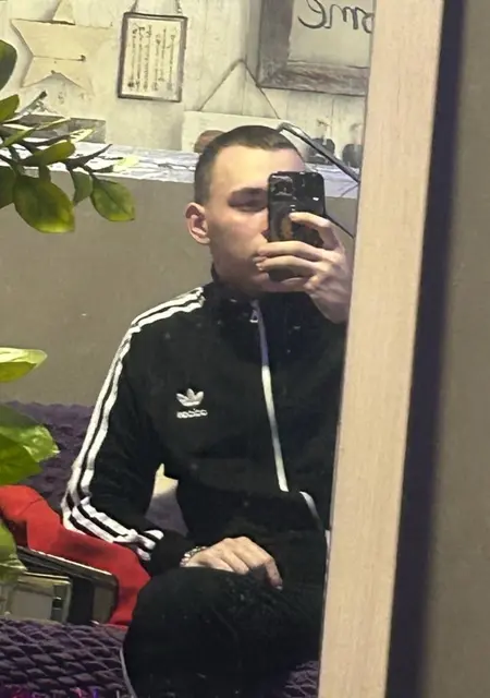 Я Влад, 25 років, знайомлюсь для спілкування у Ровеньках