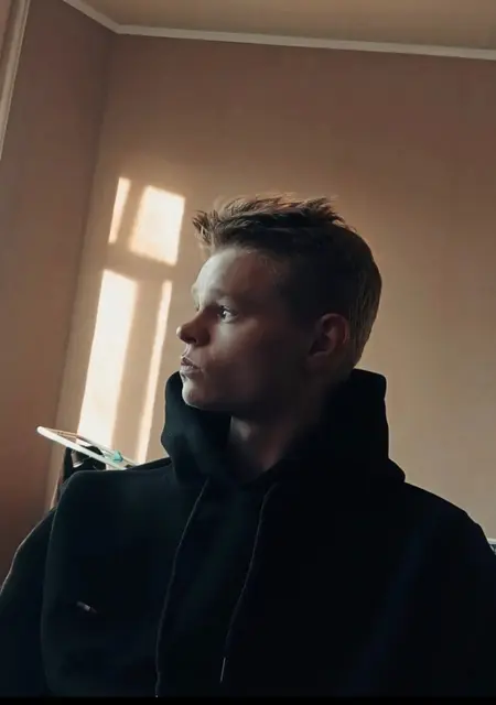 Vlad з Чернігова, мені 24 років, познайомлюсь для спілкування