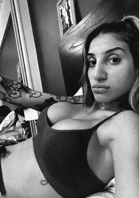 Я Candicln, 29, знакомлюсь без обязательств в Вервье