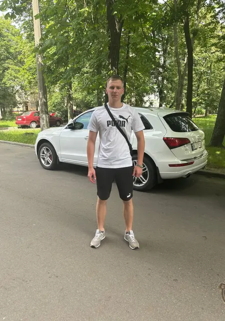Я Илья, 19, из Мелитополя, ищу знакомства без обязательств