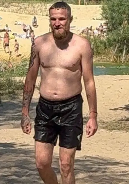 Я Рома, 30, из Геническа, ищу знакомства без обязательств