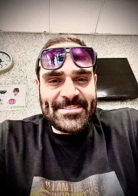 Arash из Франкфурта-на-майне, ищу на сайте общение