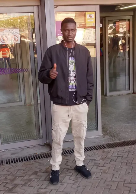 Я Dawda, 21, из Мадрида, ищу знакомство для открытые отношения