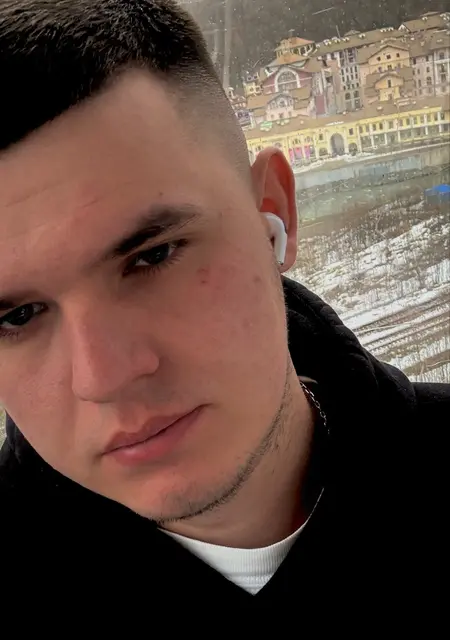 Soy Kirill, 30 años, conociéndome para relación sin ataduras en Málaga
