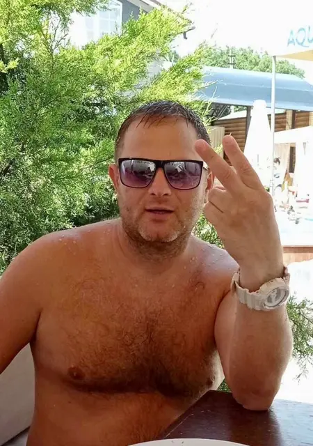 Анатолий из Донецка, мне 42, познакомлюсь для приятного времяпровождения