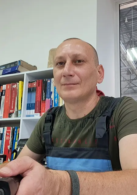 Я Oleg, 44, из Кривого Рога, ищу знакомство для постоянных отношений