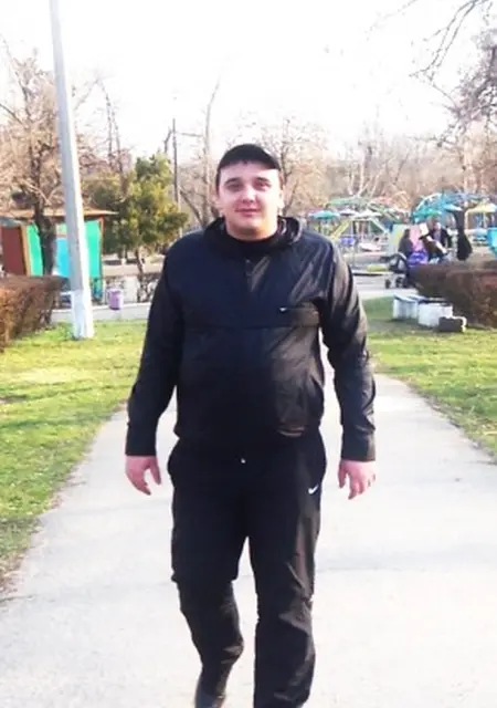 Я Андрей, 37 років з Броварів, шукаю знайомства на одну ніч