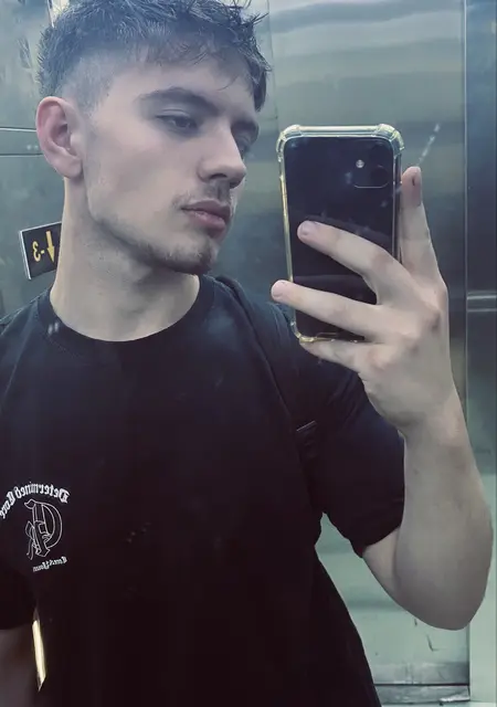 Mehmet Ali из Стамбула, мне 19, познакомлюсь без обязательств