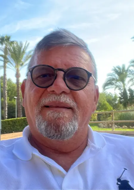 Soy Charly, 66 años de Vigo, busco conocer gente para relación a largo plazo