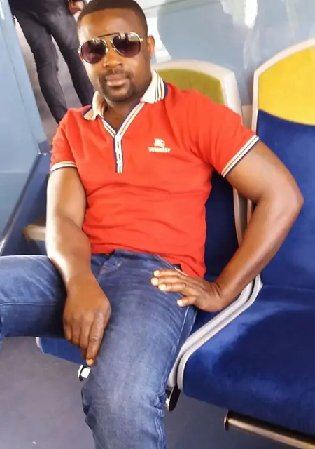 Я Nicolas, 43, знакомлюсь в Париже