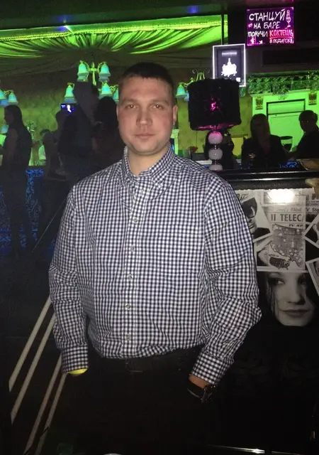 Я Вадим, 36 років з Харцизьк, шукаю знайомства без зобов'язань