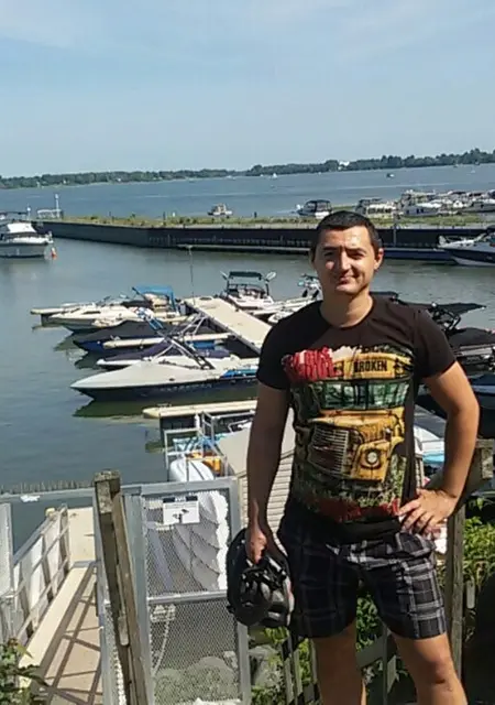 Я Yurii, 43, знакомлюсь без обязательств в Мелитополе