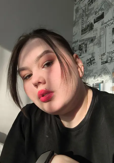 Soy Yulia, 24 años, conociéndome para relación abierta en Zaragoza