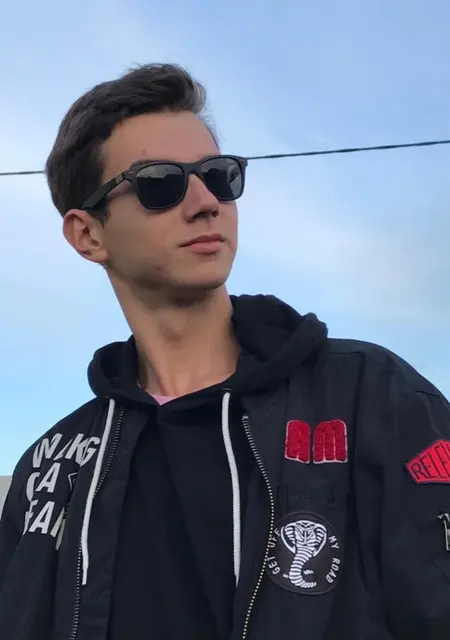 Артём из Уральска, ищу на сайте знакомства без обязательств