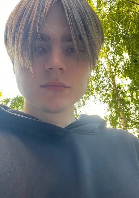 Самуил из Лондона, мне 24, познакомлюсь для приятного времяпровождения