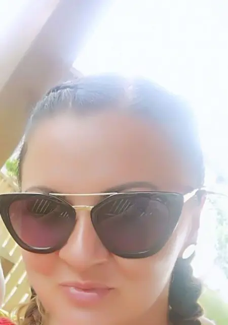 Sara из Варшавы, мне 41, познакомлюсь