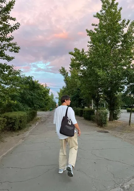 Олег из Каменского, мне 22, познакомлюсь для приятного времяпровождения