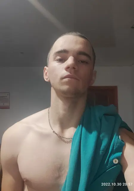 Я Олег, 21 років з Надвірна, шукаю знайомство для дружби