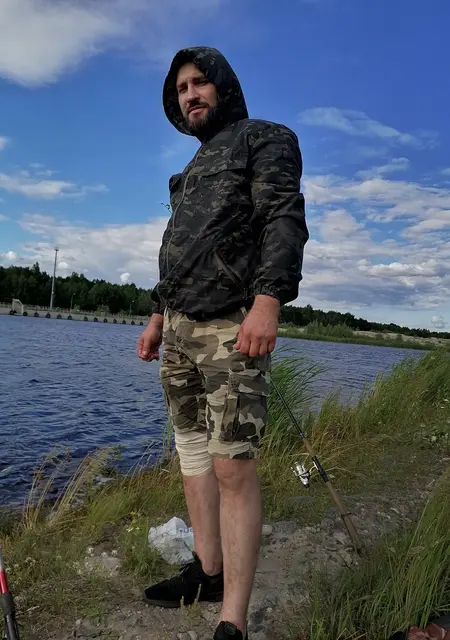 Александр из Берёзы, мне 39, познакомлюсь для постоянных отношений