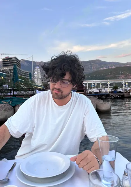 Я Domenico, 24, из Цюриха, ищу знакомство для приятного времяпровождения