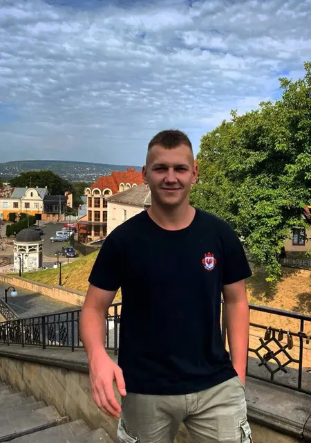 Я Остап, 20, из Харькова, ищу знакомства без обязательств