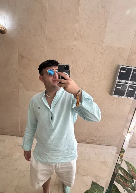 Alex de La Roda, tengo 18 años, listo para conocer para lío de una noche