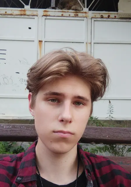 Я Рома, 19 років, знайомлюсь на одну ніч у Львові