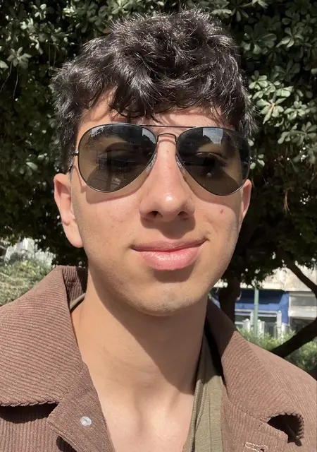 Я Vahe, 21, из Афин, ищу знакомства на одну ночь