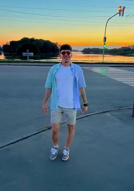 Artur з Хмельницького, шукаю на сайті спілкування