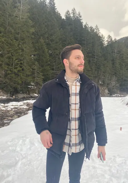 Mert из Измира, мне 26, познакомлюсь для вирта