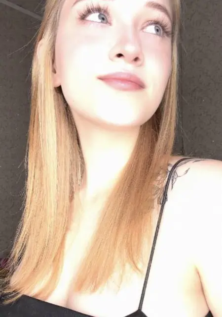 Я Alisha, 19, из Пазарджика, ищу знакомство для дружбы