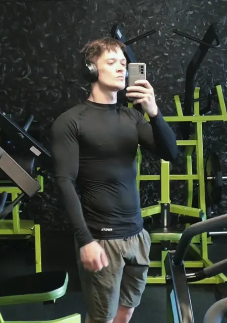 Ivan из Брно, мне 25, познакомлюсь без обязательств